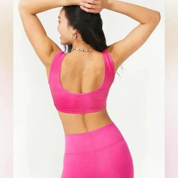 SET TLC Sports Bra in Terez Pink and TLC Leggings in Terez Pink - Picture 4 of 15